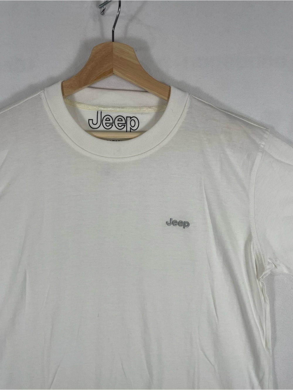 JEEP Embroidered Logo White T shirt Sz M